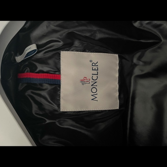 Moncler bady jacket - Picture 4 of 5